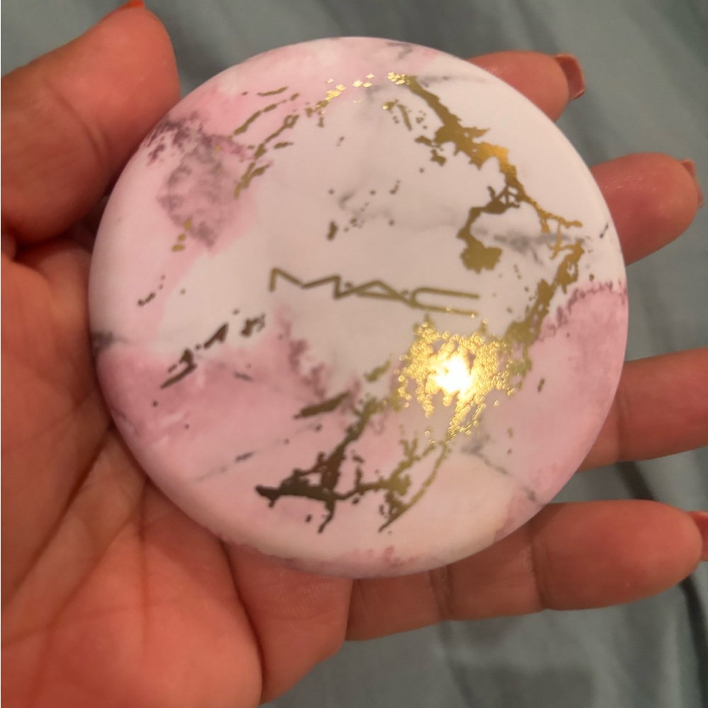 Iridescent Powder New & Limited Edition!  MAC